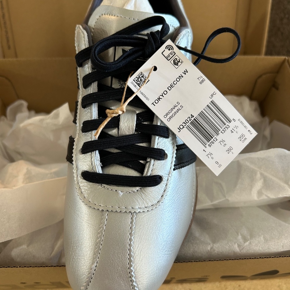 ADIDAS TOKYO Silver Metallic W/ black - Picture 2 of 5